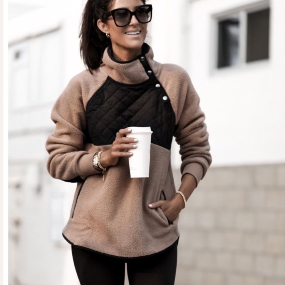Abercrombie & Fitch Two-Tone Quilted Fleece Pullover - Taupe & Black